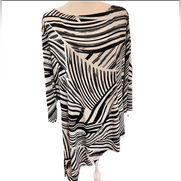 Abstract Print Asymmetrical Hem Tunic Top Artsy Flowy Made in USA Sz XL Chico’s - Picture 1 of 9